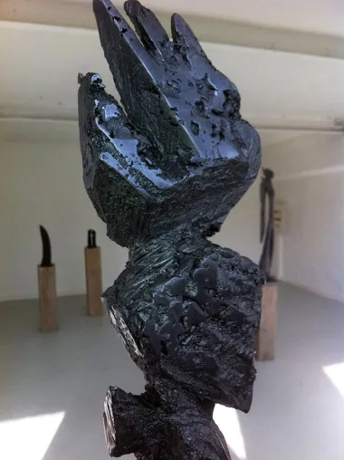Bild: Ausstellungseröffnung "NANDANGA" Chris Hinze – Skulptur am 16. 3. 2013 im Kunsthaus sans titre Potsdam