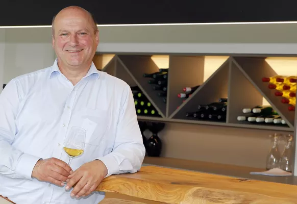 Bild: Viel Raum für Weingenießer – Das Weingut Selbach-Oster am 15. September zu Gast im Restaurant „Belle Epoque“