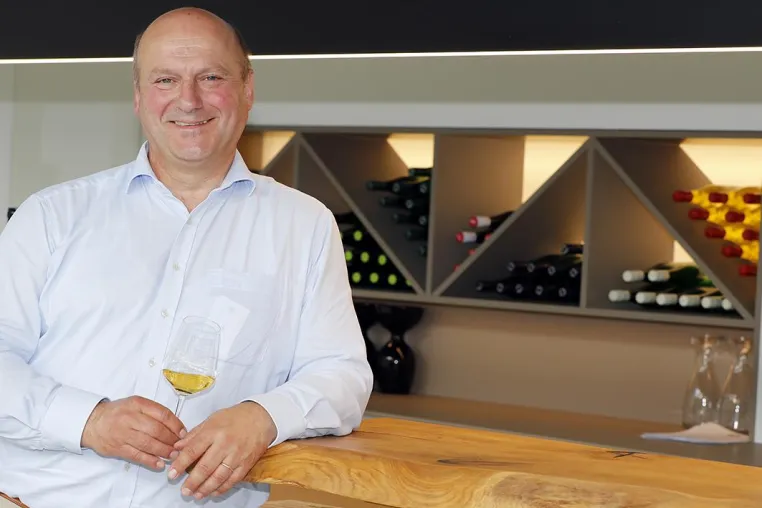 Bild: Viel Raum für Weingenießer – Das Weingut Selbach-Oster am 15. September zu Gast im Restaurant „Belle Epoque“