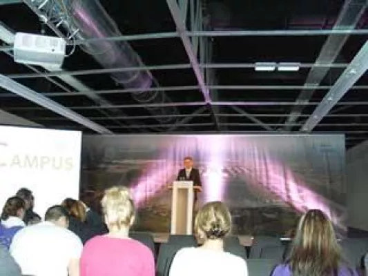 Bild: Die BEST-Sabel-Fachhochschule auf dem BBI Campus