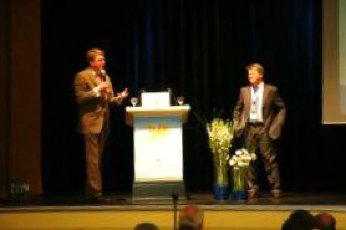 DFV-Franchise-Forum; v.l.: Torben L. Brodersen (DFV); Michael Cortelletti (Dunkin' Donats)