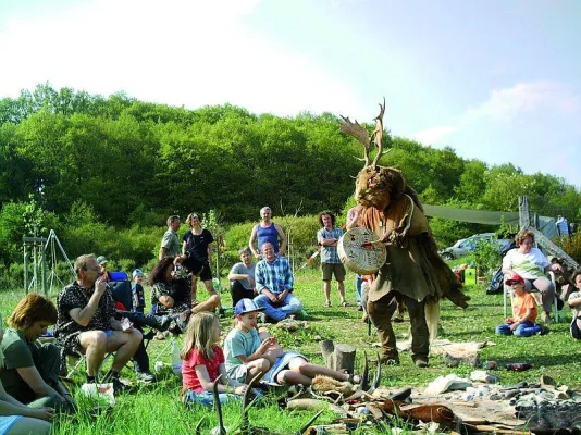 Bild: "Archae-X" - Experimente der Archäologie in den Pfahlbauten Unteruhldingen am 3./4. Juni