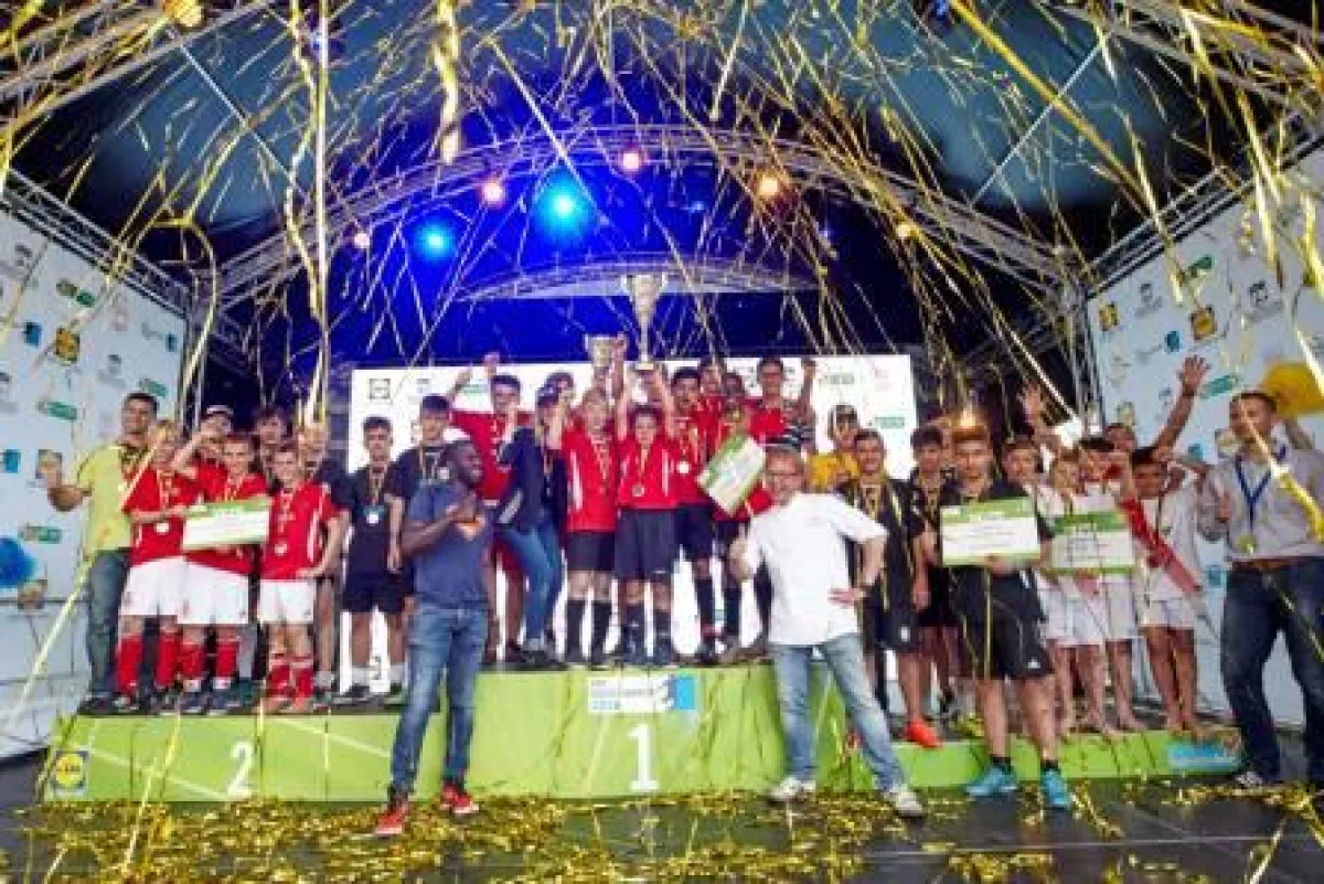 Lidl-Deutschlandcup_Siegerehrung des Deutschen Meisters