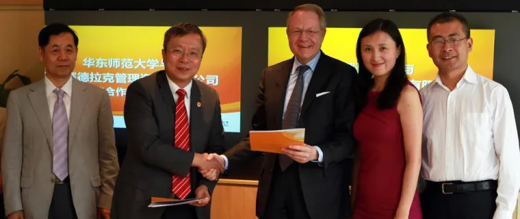 Bild: East China Normal University beruft Unternehmensberater Robert A. Sedlák zum Gast-Professor