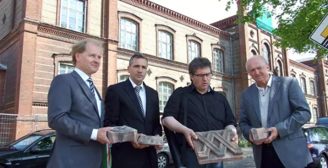 Bild: Moderne Historie: Hauptgebäude am Campus in Schwerin wird restauriert