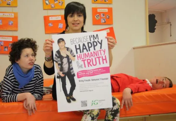 Bild: Josefsheim wirbt um Nachwuchskräfte - Kampagne „Because I’m Happy“ startet