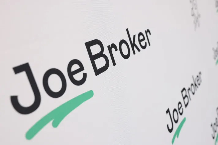 Bild: Appsfactory ist technischer Dienstleister der TARGOBANK bei der Entwicklung der Neobroker-App “Joe Broker”