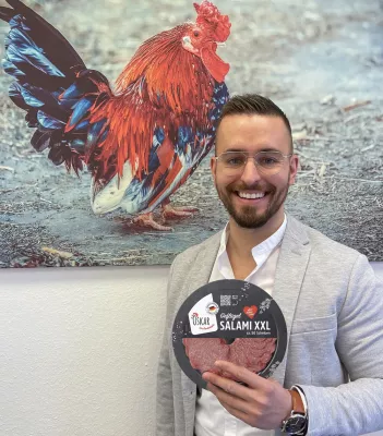 Bild: Er ist es uns wert: Oskar - der Bruderhahn und die Produkte hinter dem Namen