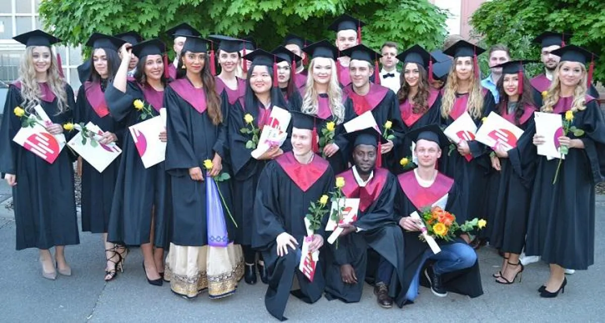 HdWM verabschiedet neunten Bachelor-Jahrgang. Foto: Franz Motzko