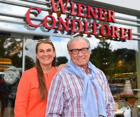 Bild: 25 Jahre Mauerfall – Konditor Manfred Otte sucht Paare, die sich in seinen Kaffeehäusern kennengelernt haben