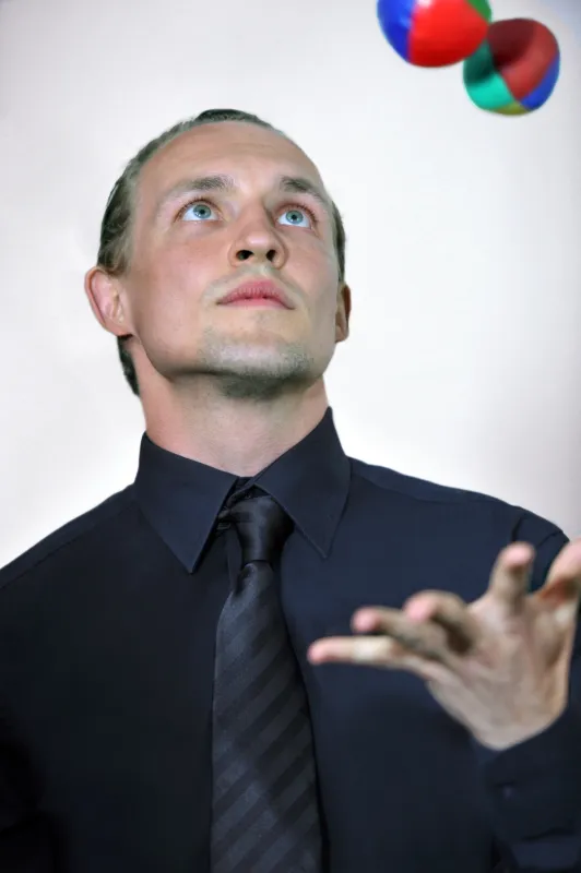 Mut, Klarheit und Haltung kann mehr bewirken, als die perfekte Antwort (© WAHLUNIVERSUM®)