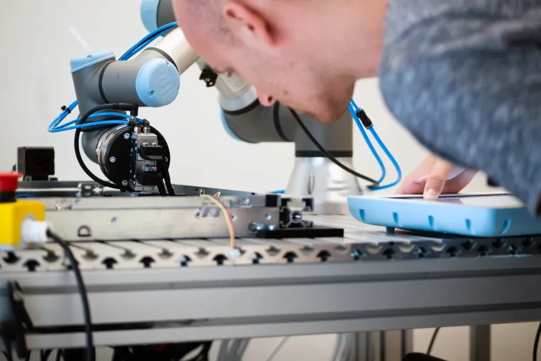 Bild: Whitepaper: So geht Automatisierung - Robotik für Ihr Unternehmen
