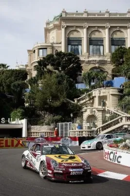 Bild: Straßenkurs mit Höhen und Tiefen