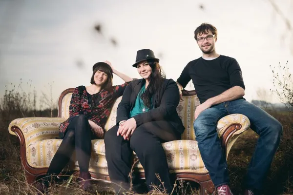 Akustik-Trio gibt Pop-Konzert in der Waterfront Bild: Akustik-Trio gibt Pop-Konzert in der Waterfront