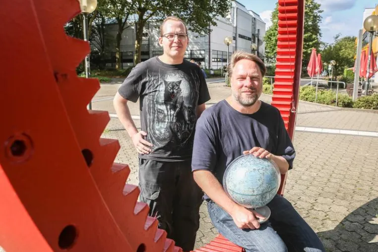 Bild: Forscher der TU Dortmund weisen Wasser auf der gesamten Mondoberfläche nach