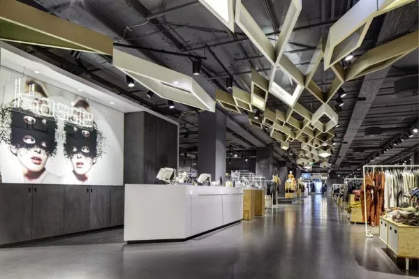Bild: Jazzunique freut sich mit Karstadt über internationale Würdigung