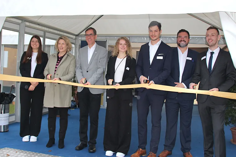 „Bärenstarke“ CONNECTA an der OTH Regensburg Bild: „Bärenstarke“ CONNECTA an der OTH Regensburg