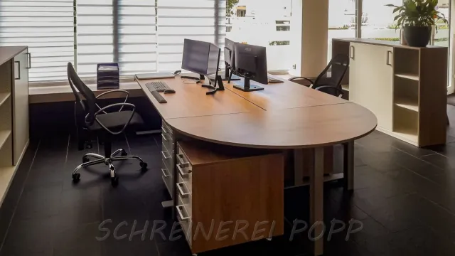 Bild: Schreinerei Popp setzt Maßstäbe mit ergonomischen Büromöbeln und individuellem Ladenbau