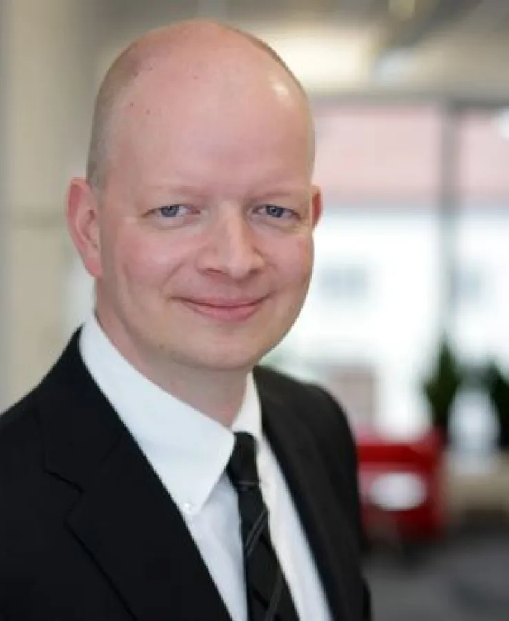 Lars Graef-Kuhlmann arbeitet bei ePunkt Schweiz.