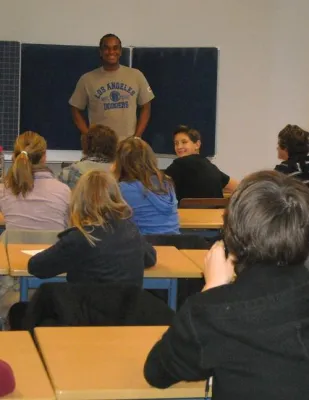 2schneidig unterwegs an Schulen in Ostfriesland Bild: 2schneidig unterwegs an Schulen in Ostfriesland