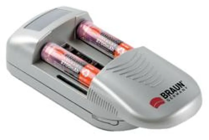 Bild: BRAUN Photo Technik liefert ab sofort das BRAUN 1-for-All PLUS aus - Universal Schnell Ladegerät