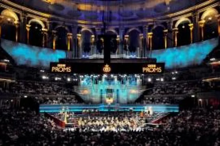 »Staatskapelle Dresden begeistert das PROMS-Publikum in London« Bild: »Staatskapelle Dresden begeistert das PROMS-Publikum in London«