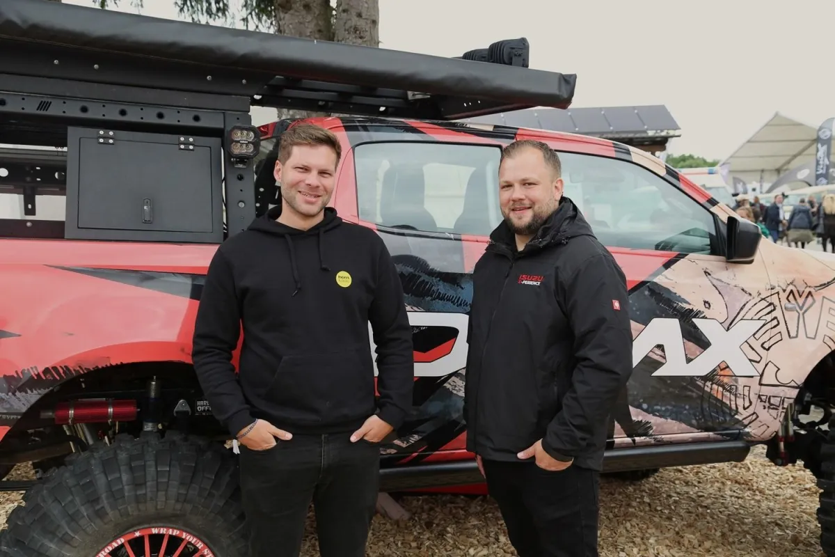 Julian Dörr, CEO horntools & Sebastian Müller, Head of Aftersales ISUZU Europe (© horntools GmbH)