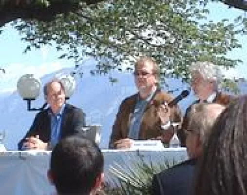 Bild: Halbzeit für 007 - Produzent und Regisseur sind zufrieden mit den James Bond-Dreharbeiten am Gardasee