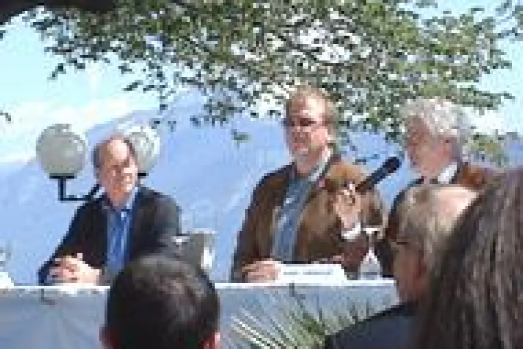 Bild: Halbzeit für 007 - Produzent und Regisseur sind zufrieden mit den James Bond-Dreharbeiten am Gardasee