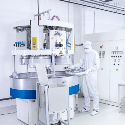 Bild: SemiQuarz Wafer etabliert sich als einer der weltweit führenden Hersteller von Quarz-, Glas- und Saphirwafern