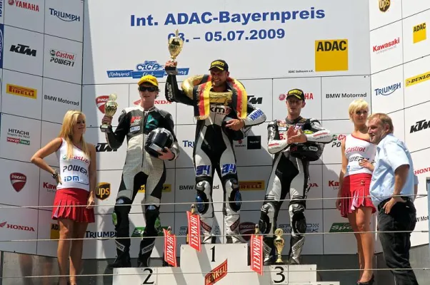 Bild: Bayrisches Teamwork beim ADAC-Bayernpreis - Der 5. Lauf der IDM Supersport 2009