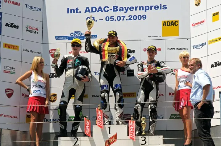 Bayrisches Teamwork beim ADAC-Bayernpreis - Der 5. Lauf der IDM Supersport 2009 Bild: Bayrisches Teamwork beim ADAC-Bayernpreis - Der 5. Lauf der IDM Supersport 2009