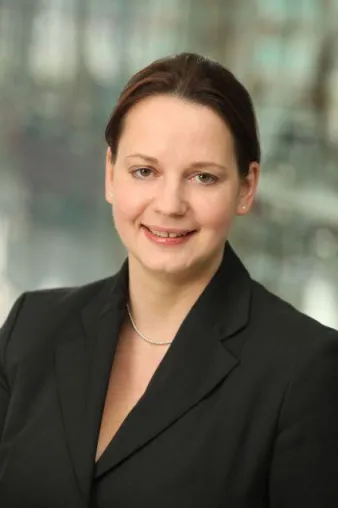 Revenue Managerin im Kempinski Hotel Airport München: Tanja Münchenbach Bild: Revenue Managerin im Kempinski Hotel Airport München: Tanja Münchenbach