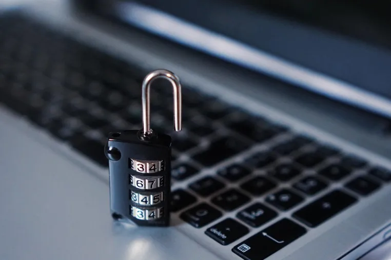 Cyber Security Month: So kann sich der Mittelstand erfolgreich gegen Hacker wappnen Bild: Cyber Security Month: So kann sich der Mittelstand erfolgreich gegen Hacker wappnen