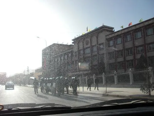 Bild: Tibeter in Labrang vom jährlichen Gebetsfest ausgeschlossen - Dutzende von Festnahmen in Lhasa