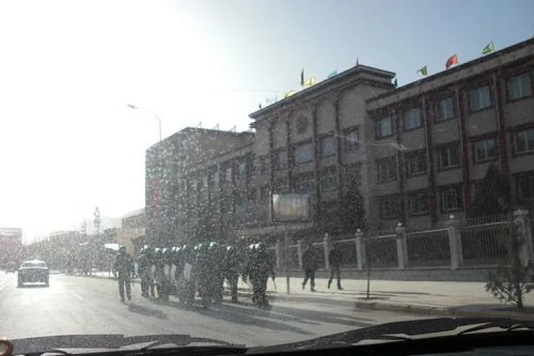 Tibeter in Labrang vom jährlichen Gebetsfest ausgeschlossen - Dutzende von Festnahmen in Lhasa Bild: Tibeter in Labrang vom jährlichen Gebetsfest ausgeschlossen - Dutzende von Festnahmen in Lhasa