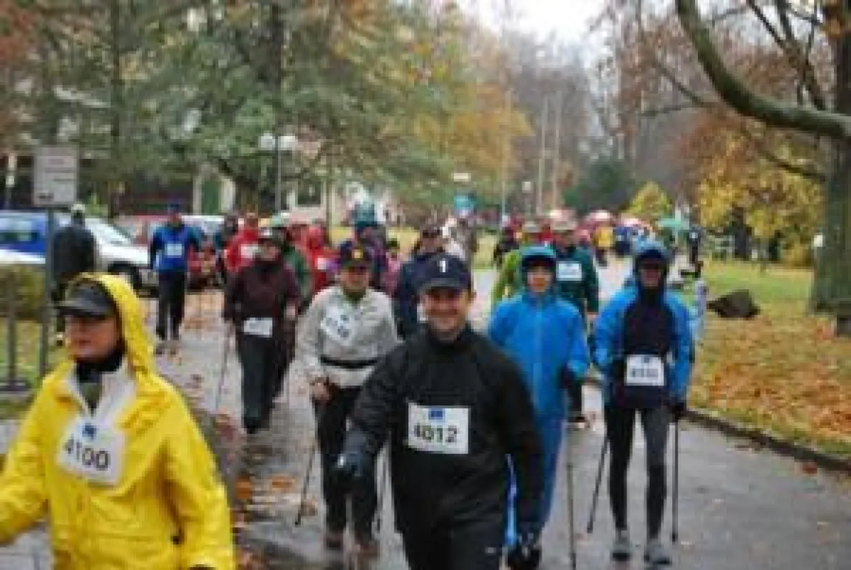 Nordic Walker beim Bad Krozinger Herbstlauf des Zentrums Beruf + Gesundheit Bad Krozingen