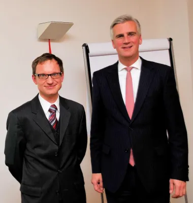 Veranstaltung von Dr. Lux & Präuner informierte: Investmentrente mit Garantieverzinsung lässt ruhiger schlafen Bild: Veranstaltung von Dr. Lux & Präuner informierte: Investmentrente mit Garantieverzinsung lässt ruhiger schlafen