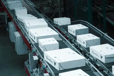 Edle Stoffe hoch gefragt: Peter Hahn setzt bei erweiterten Logistikkapazitäten auf Softwarelösung von inconso Bild: Edle Stoffe hoch gefragt: Peter Hahn setzt bei erweiterten Logistikkapazitäten auf Softwarelösung von inconso