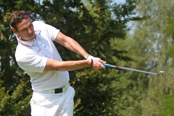 Bild: Golfpro Marco Schmuck neuer TiCad® Markenbotschafter