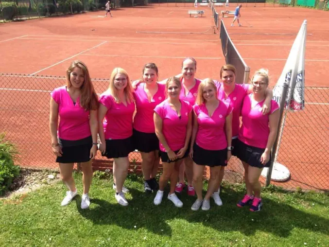 Aufstiegsjubel im Tennisclub Neuss-Weckhoven e.V. Bild: Aufstiegsjubel im Tennisclub Neuss-Weckhoven e.V.