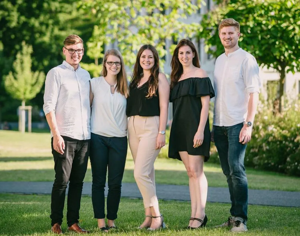 Yannik Dahmann, Marike Bölke, Janina Hiersemann, Tutku Büyük, Tyll von Mende (v.l.n.r.)