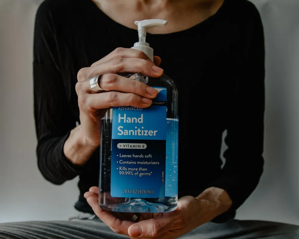 Hände waschen und Putzen mit Seife bleibt die beste Option
