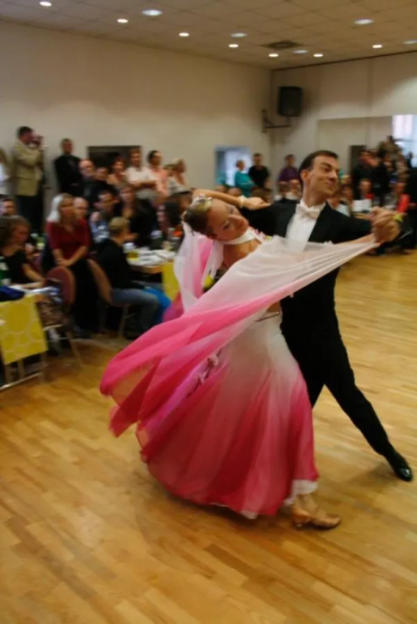 Oliver Bauduin und Raphaela Edeler sind Landesmeister der Standardtänze 2009