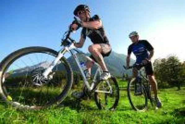 Paradies für Mountainbiker: 25 Top-Touren durchs Berchtesgadener Land soeben neu ausgeschildert Bild: Paradies für Mountainbiker: 25 Top-Touren durchs Berchtesgadener Land soeben neu ausgeschildert