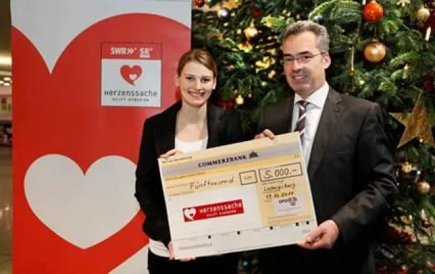 DPD Depot Ludwigsburg spendet 5.000 Euro an Kinderhilfsaktion „Herzenssache“ Bild: DPD Depot Ludwigsburg spendet 5.000 Euro an Kinderhilfsaktion „Herzenssache“