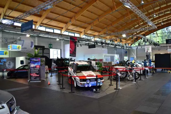 Bild: Nach der Tuning World ist vor der Tuning World: Zufriedene Gesichter bei Wetterauer Automotive in Lindau