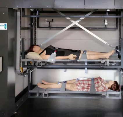 Bild: Paternoster als praktischer Helfer in der Hebammenausbildung