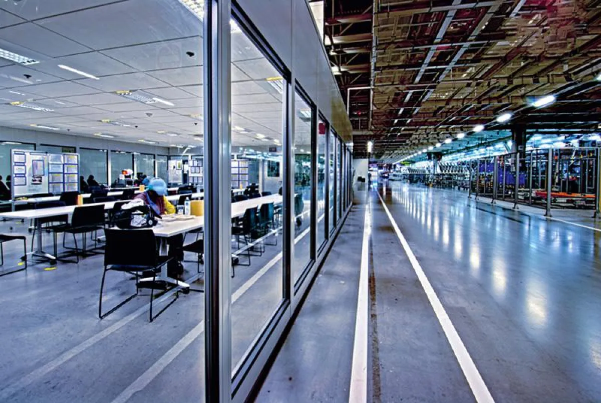 TRILUX liefert effiziente Beleuchtungslösungen für jeden industriellen Anspruch.