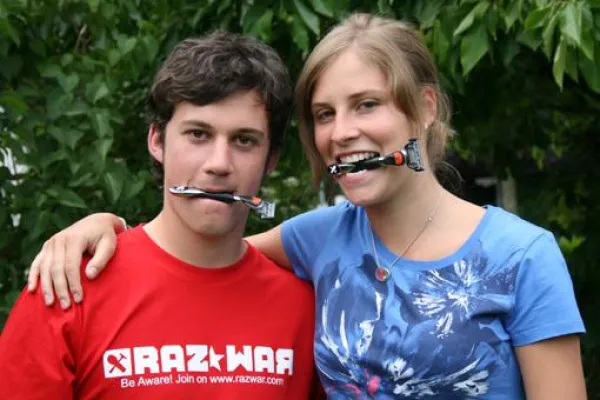 Bild: Raz*War bietet Qualitätsrasur für Damen und Herren zum fairen Preis - razwar.de.